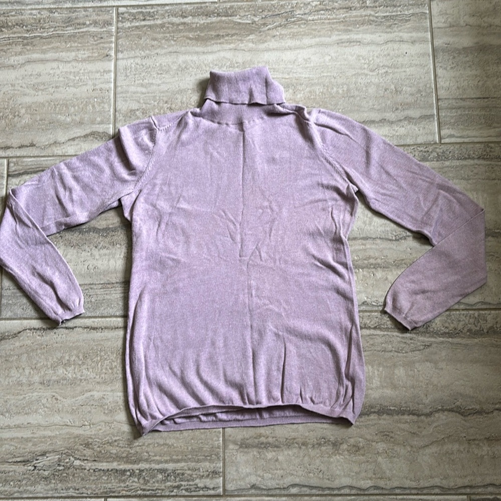 Women’s gap size small sweater